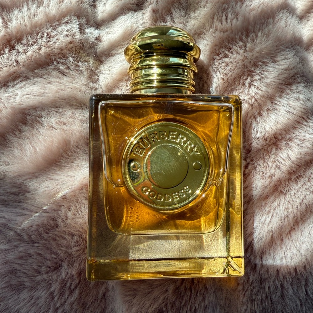 Burberry Goddess Perfume - Gold